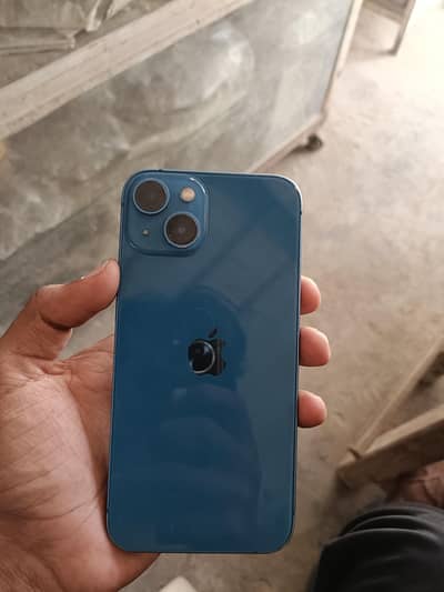 Apple iPhone 13