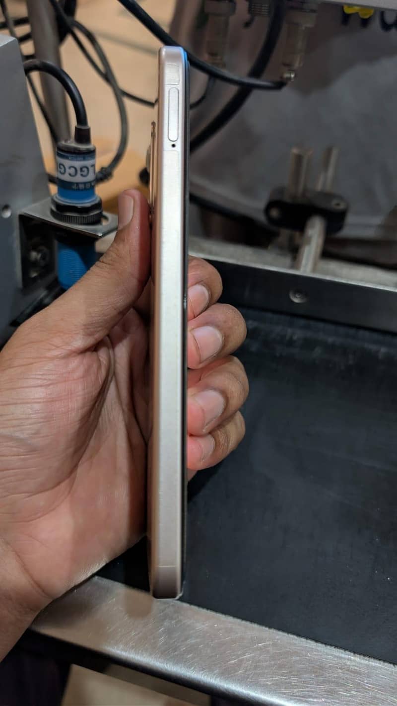 OPPO A6 1