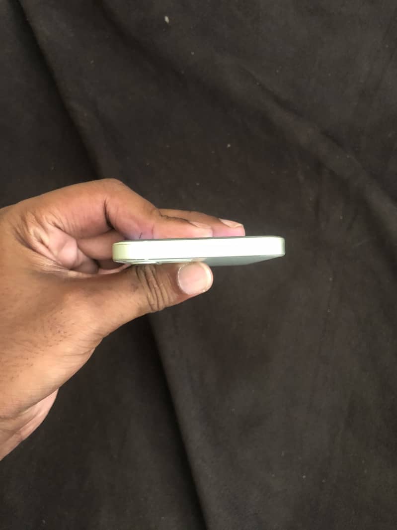 Apple iPhone 12 7