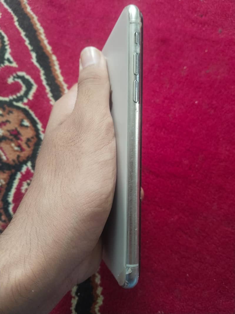 Apple iPhone X 5