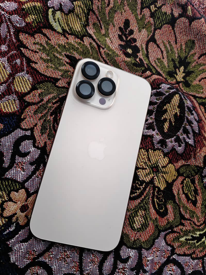 Apple iPhone 16 Pro Max 3