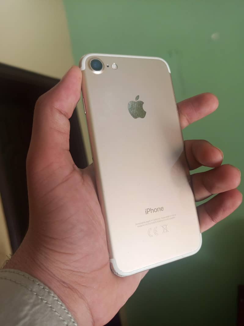 Apple iPhone 7 2