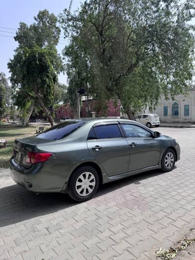 Toyota Corolla GLI 2011
