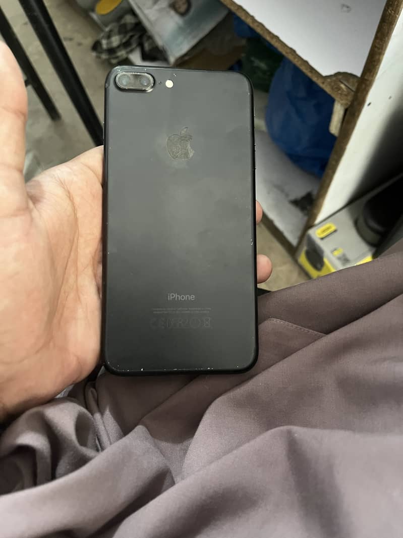 Apple iPhone 7 Plus 2