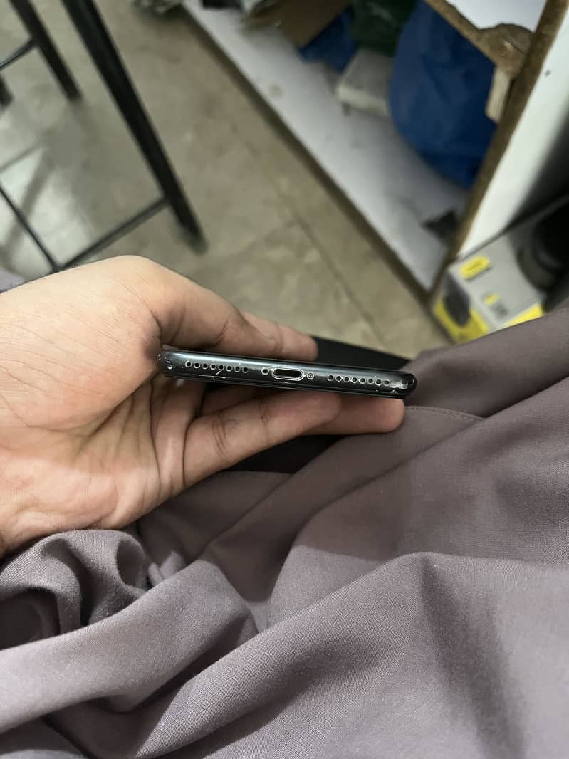 Apple iPhone 7 Plus 5