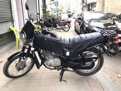 Suzuki GS 150 2013