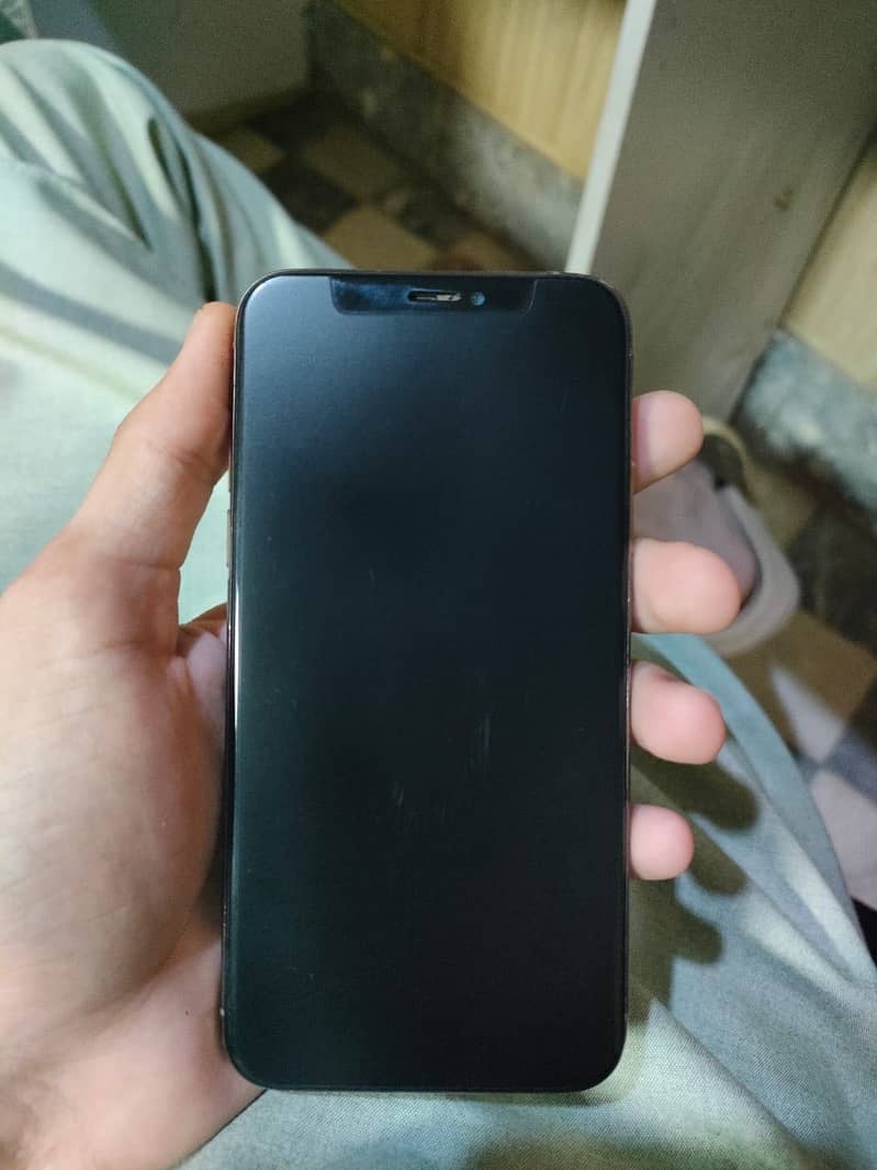 Apple iPhone XS 1