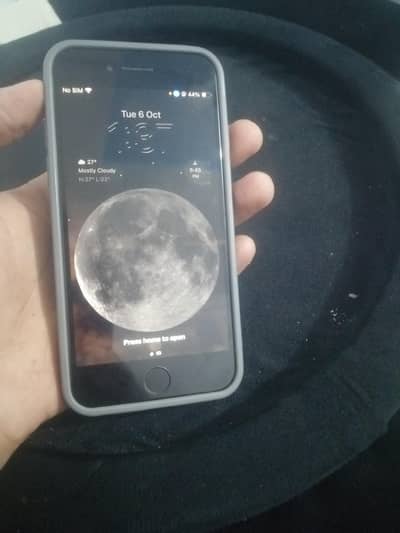 Apple iPhone SE
