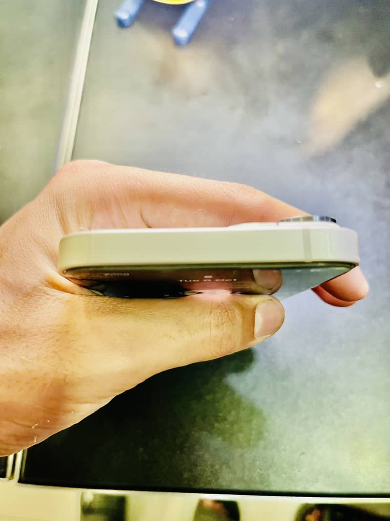 Apple iPhone 14 2
