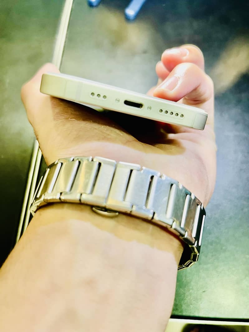Apple iPhone 14 3