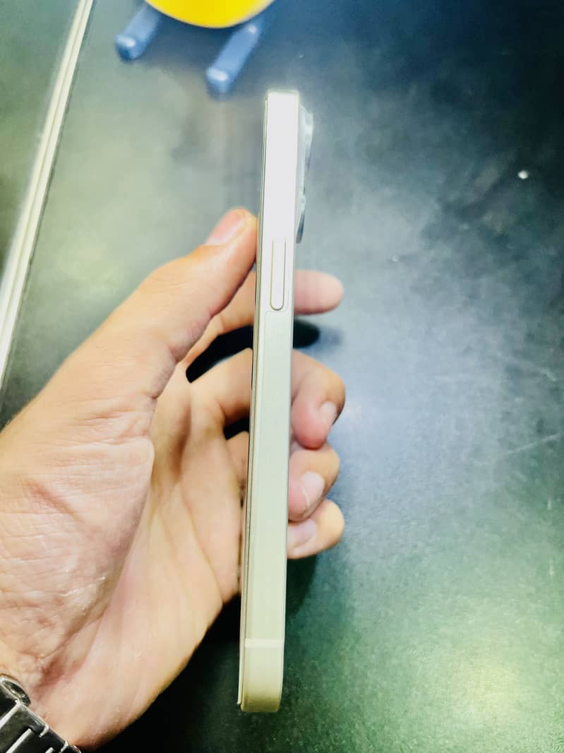 Apple iPhone 14 4