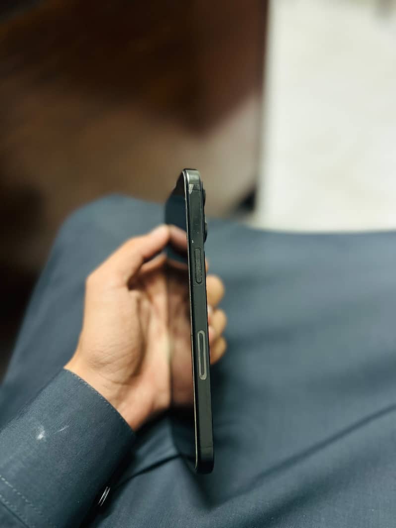 Apple iPhone 15 Pro Max 3