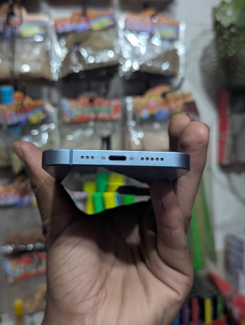 Apple iPhone 14 3