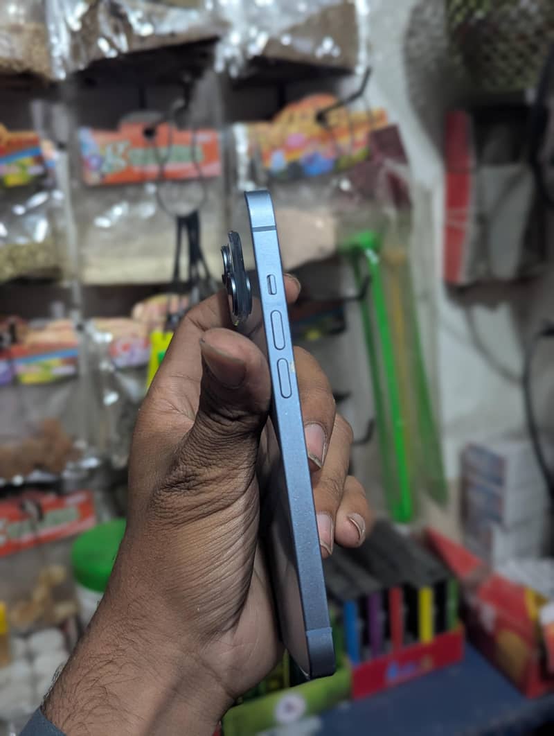Apple iPhone 14 4