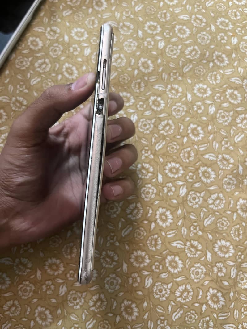 Honor 7C 4