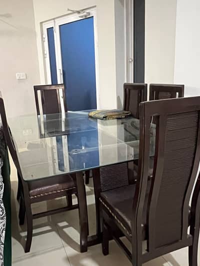 Dining table for sale