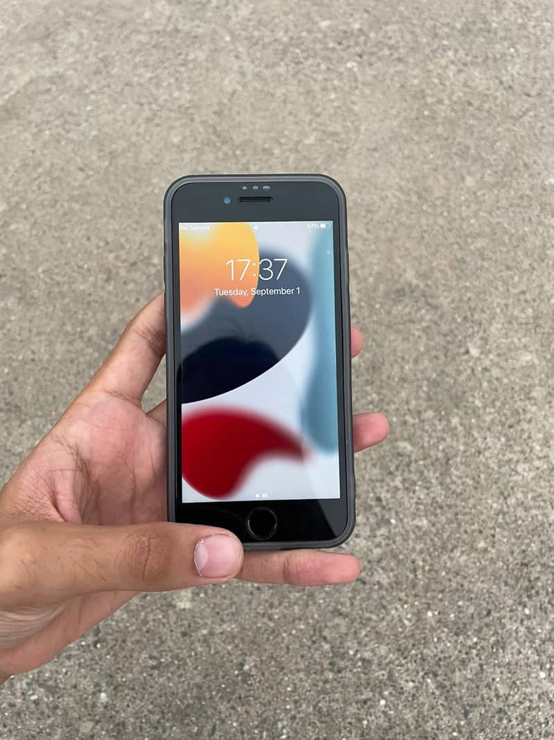 Apple iPhone 7 2