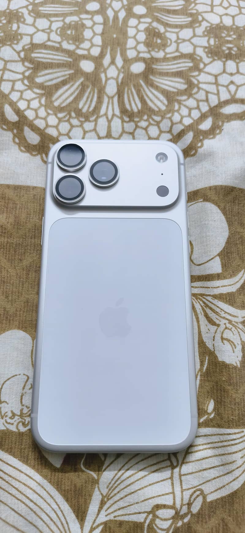 Apple iPhone 17 Pro Max 2