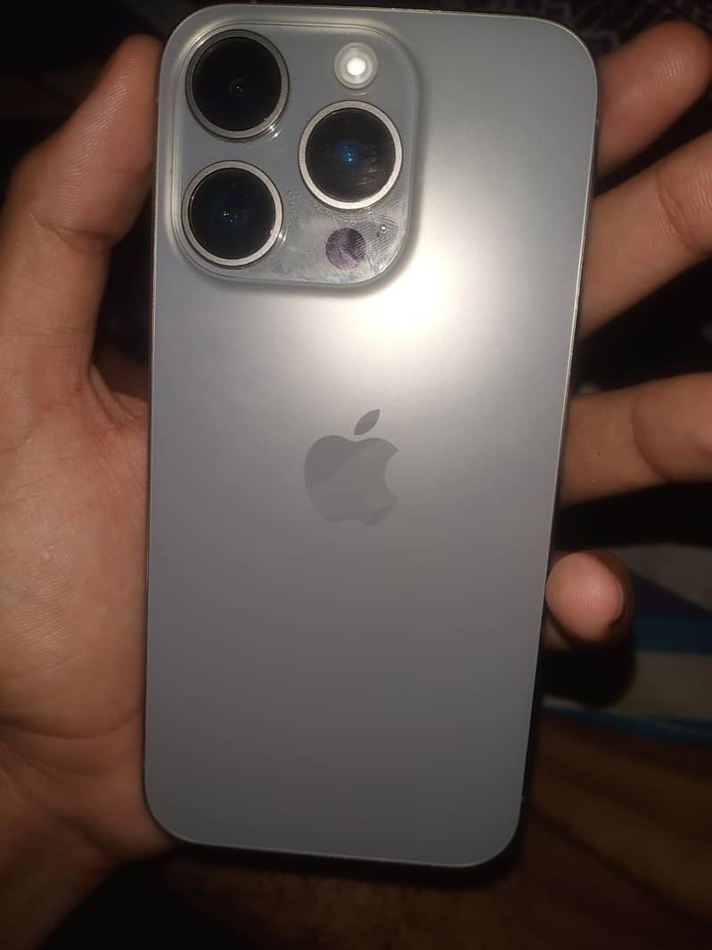 Apple iPhone 15 Pro 4