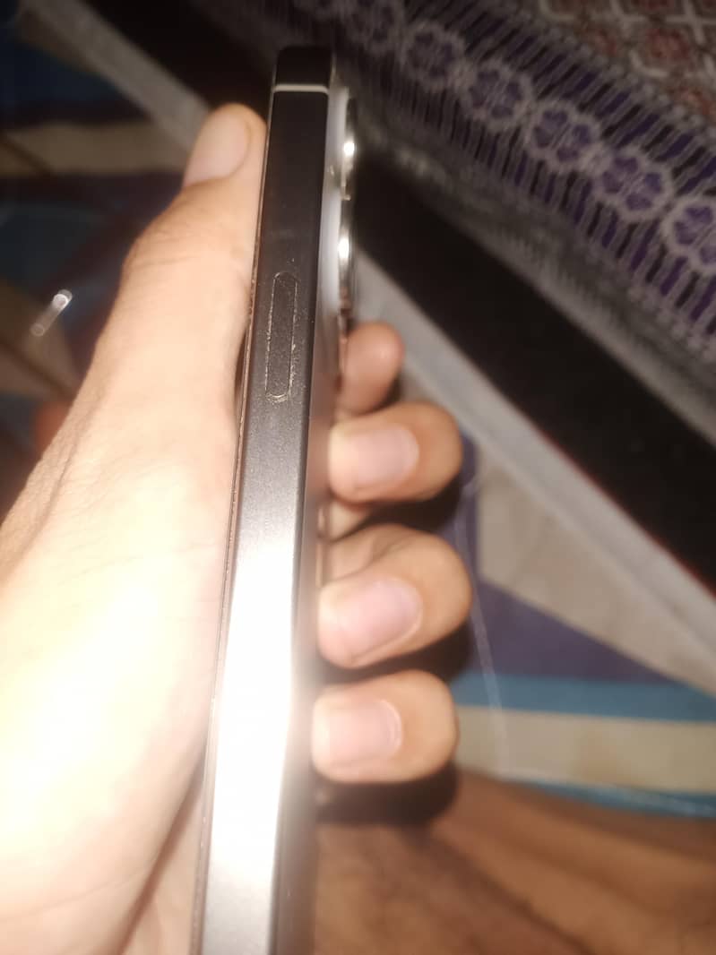 Apple iPhone 15 Pro 7