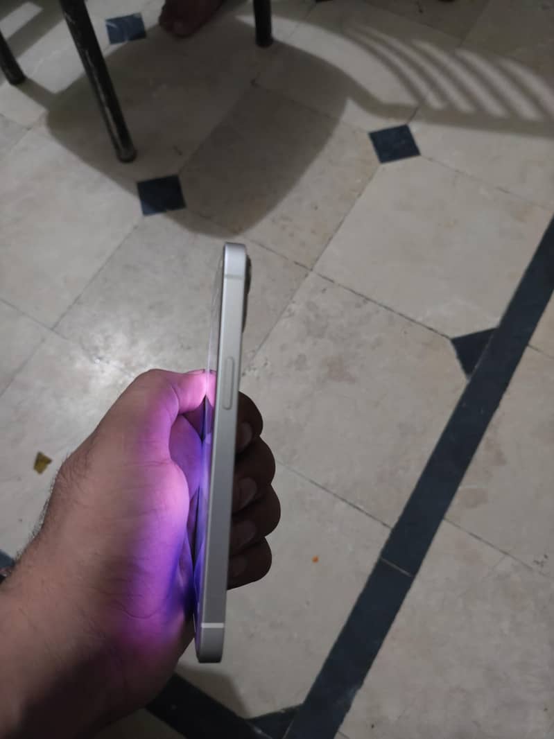 Apple iPhone 13 1