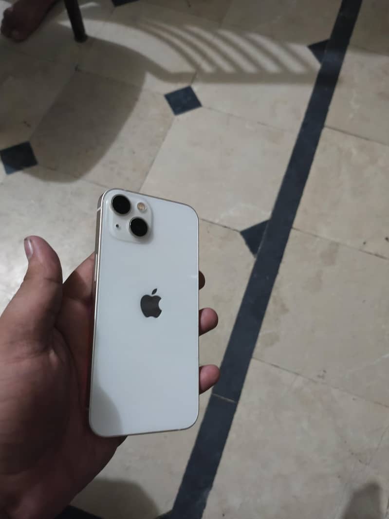 Apple iPhone 13 4
