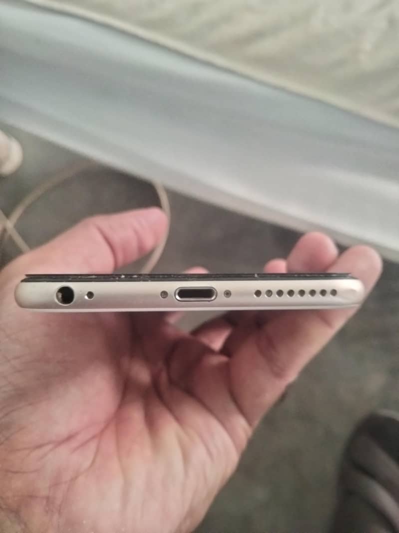 Apple iPhone 6 Plus 2