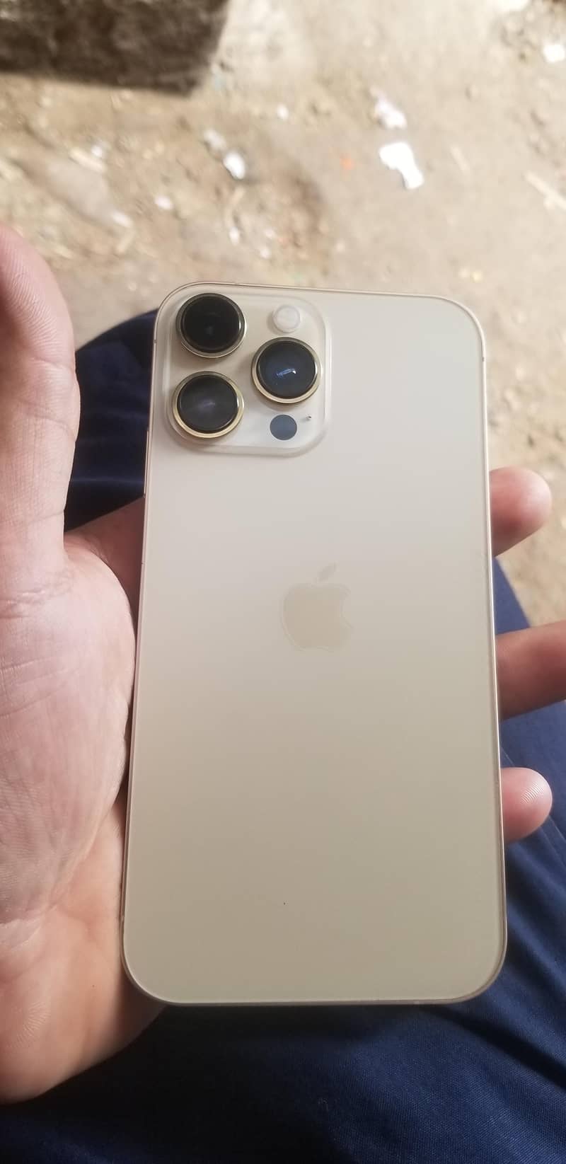 Apple iPhone XR 7