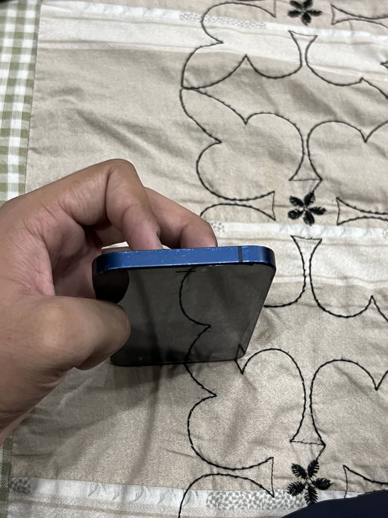 Apple iPhone 12 2
