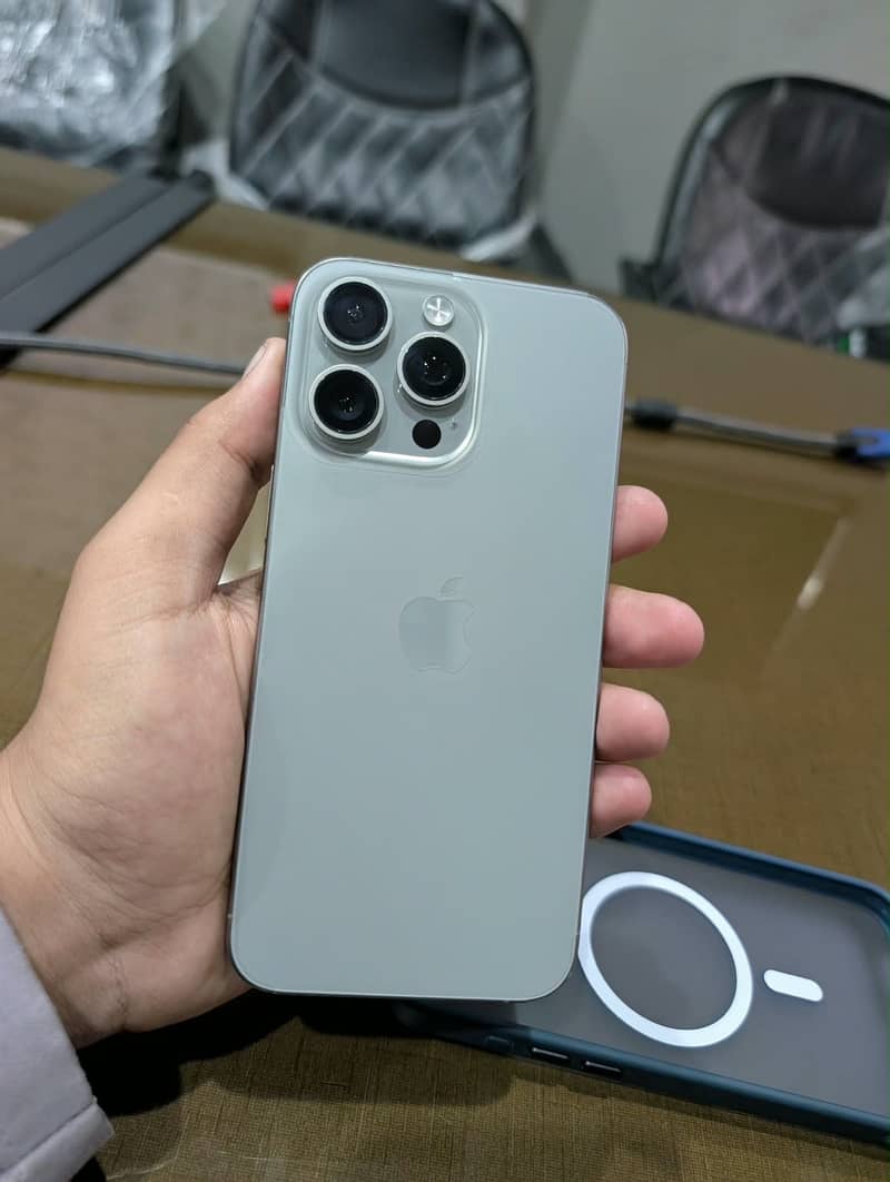 Apple iPhone 15 Pro Max 5