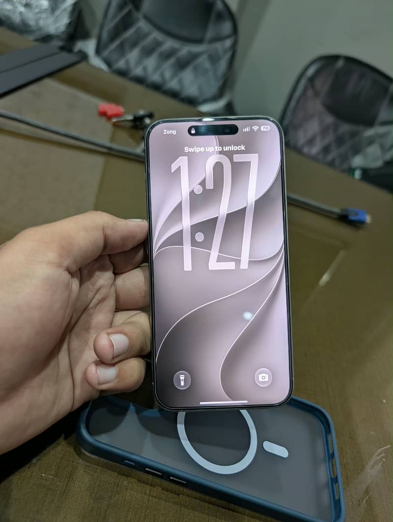Apple iPhone 15 Pro Max 12
