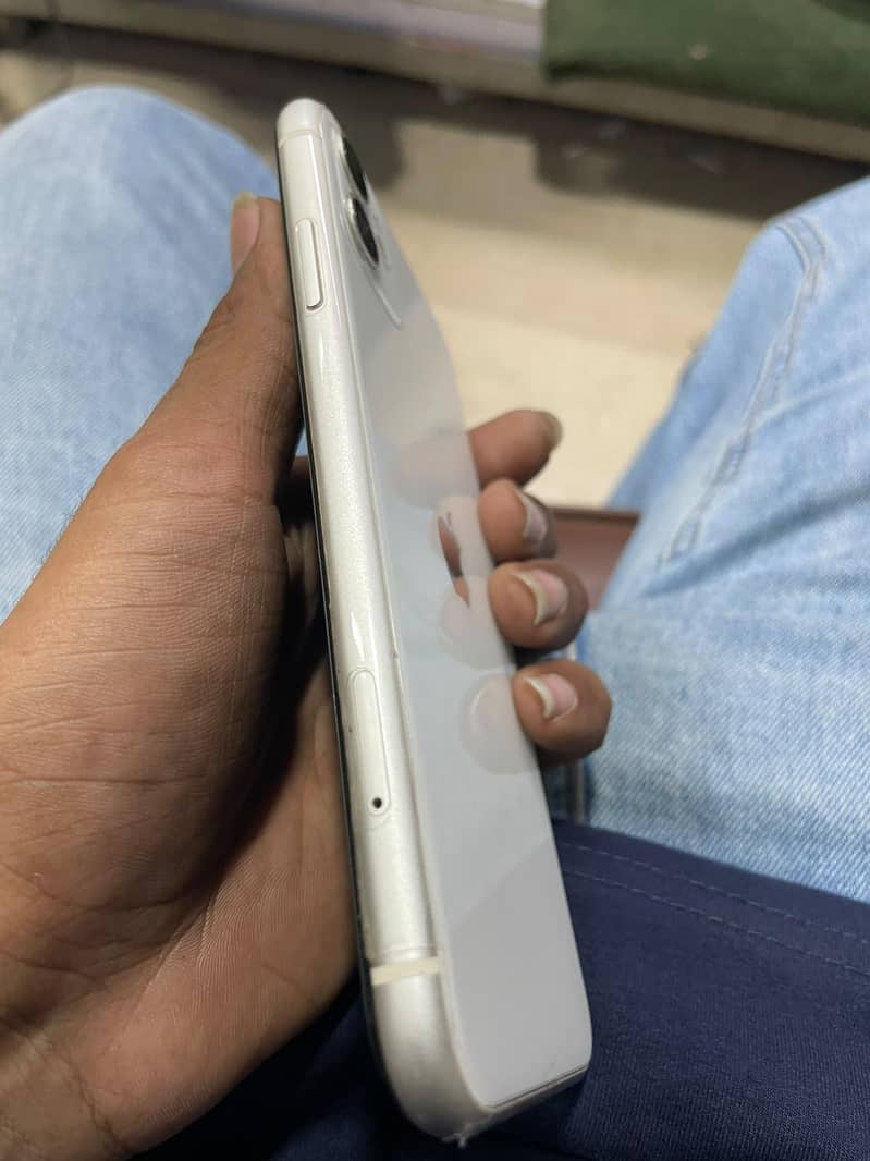Apple iPhone 11 jv 1