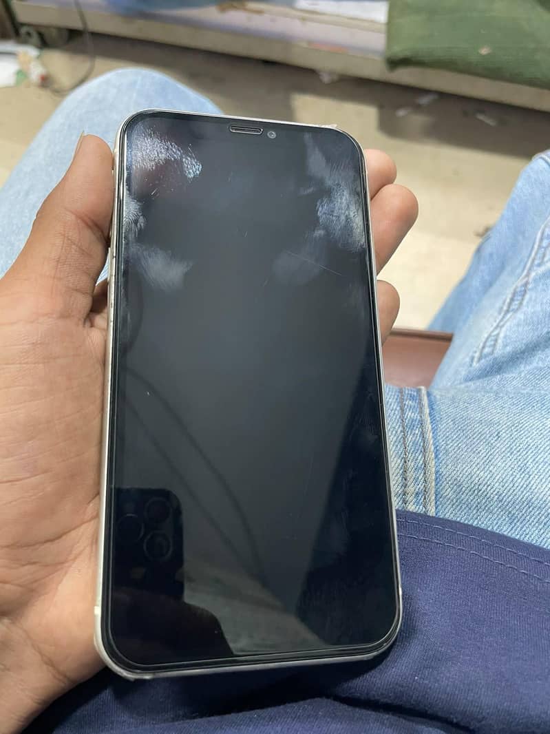 Apple iPhone 11 jv 4