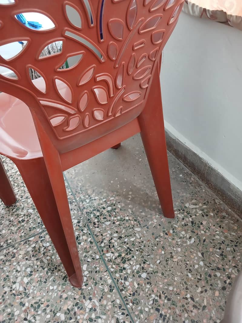 plastic chair 1
