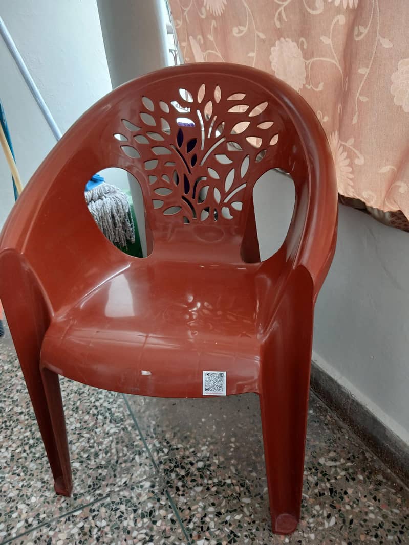 plastic chair 3