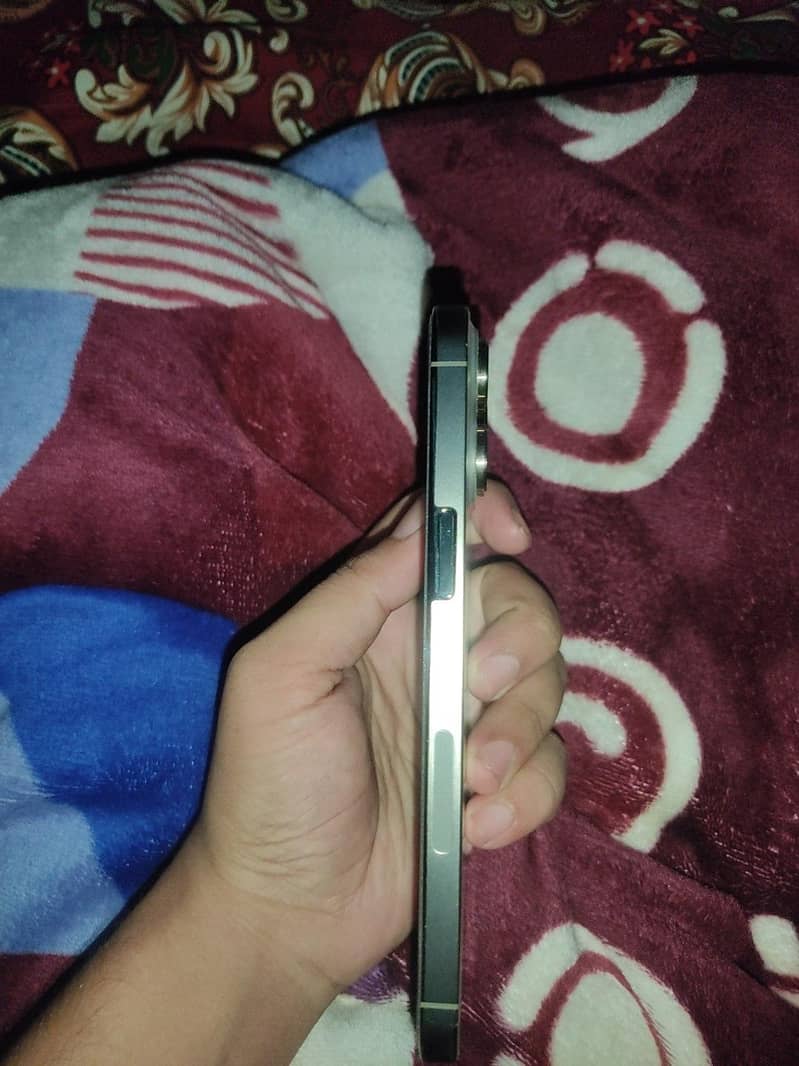 Apple iPhone 14 Pro Max 6