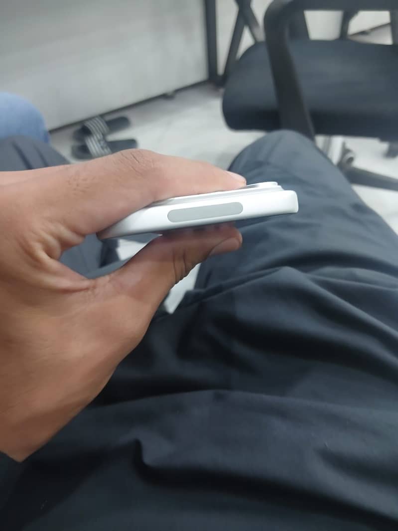 Apple iPhone 17 Pro Max 3