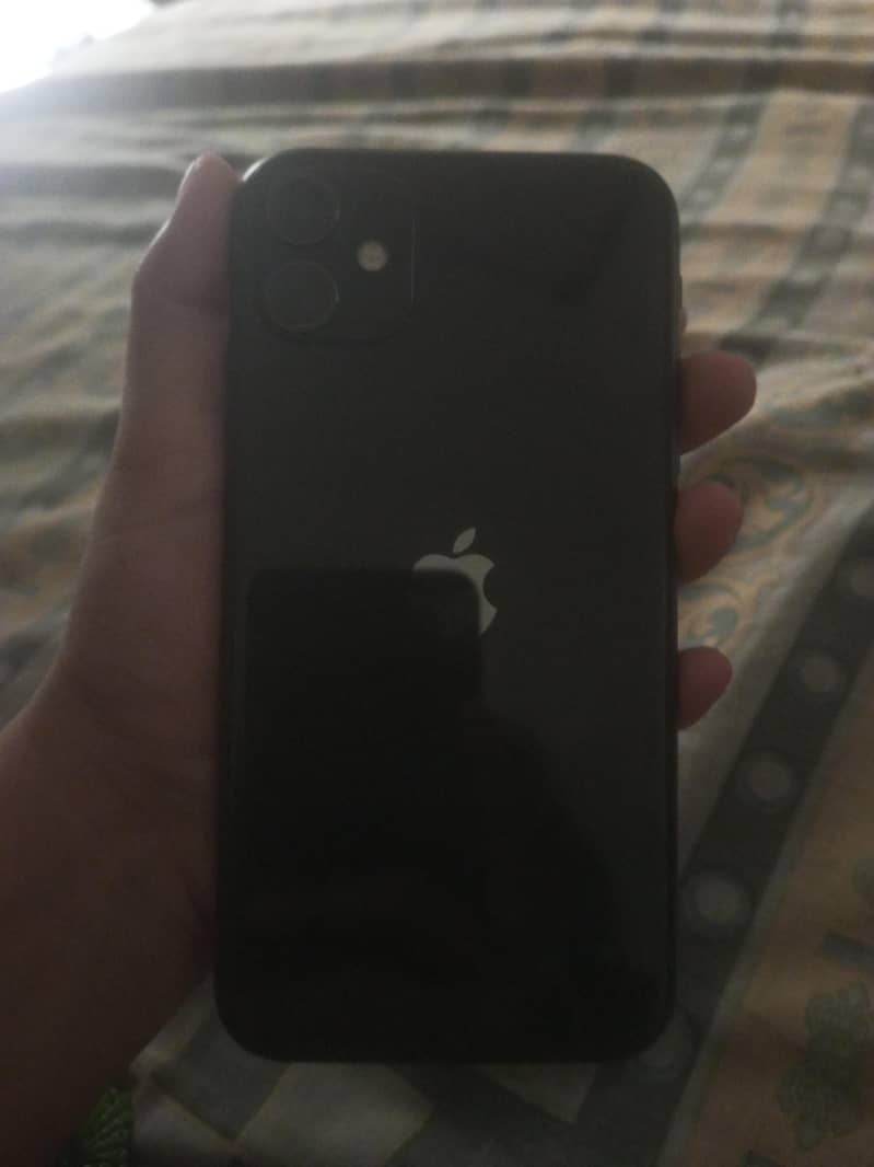 Apple iPhone 11 4
