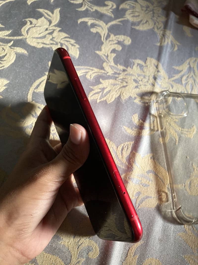 Apple iPhone 11 3