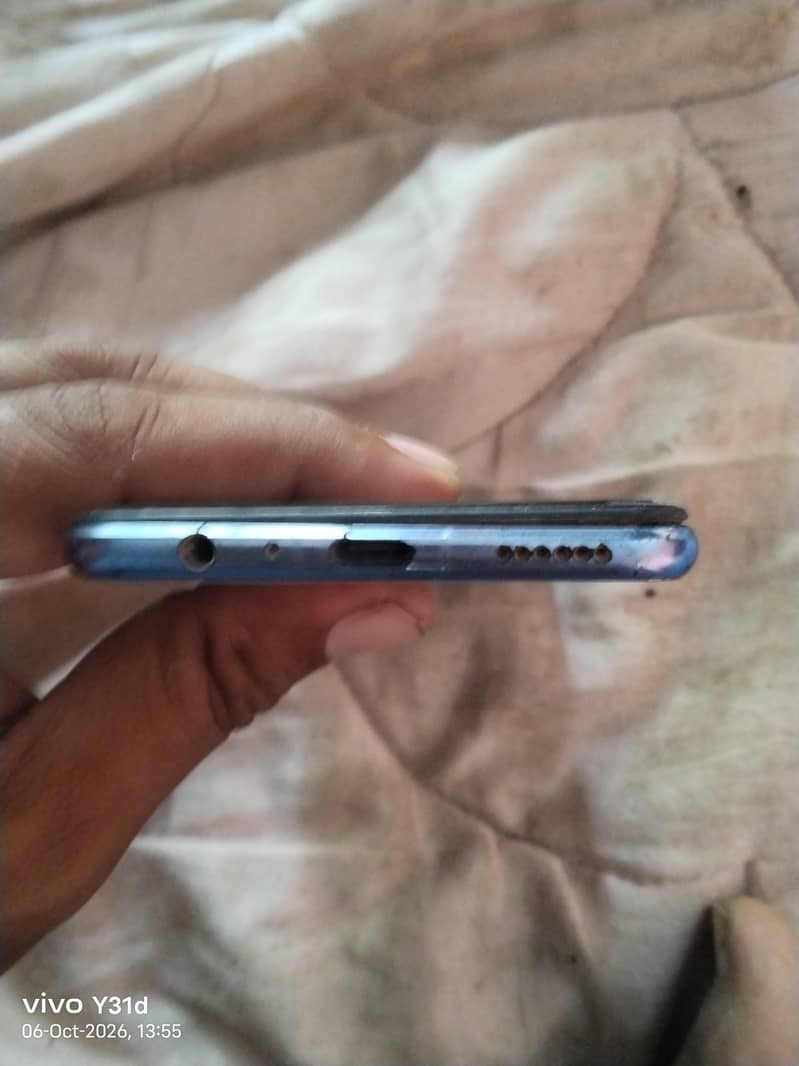 Vivo V21e 4