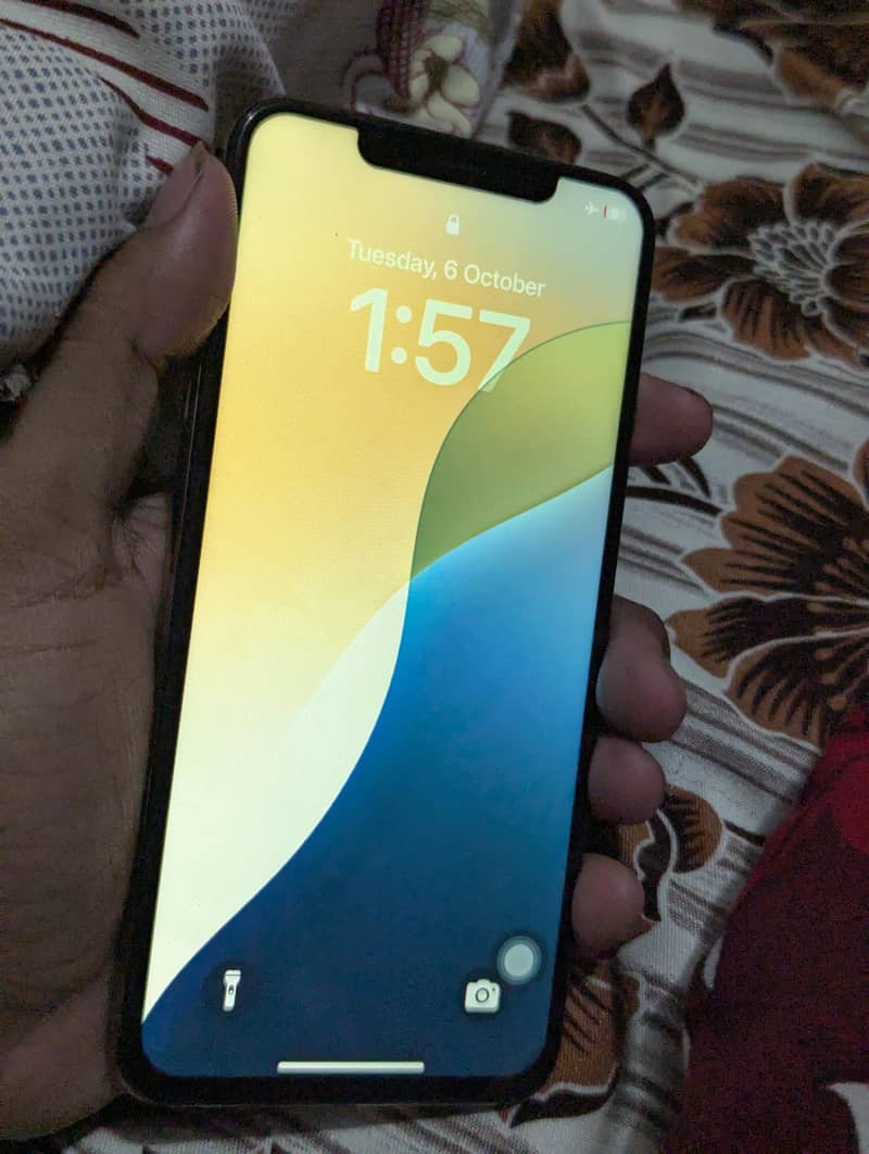 Apple iPhone XS Max 1