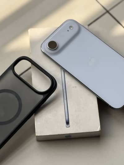 Apple iPhone 17 Air Jv 10/10 with all box