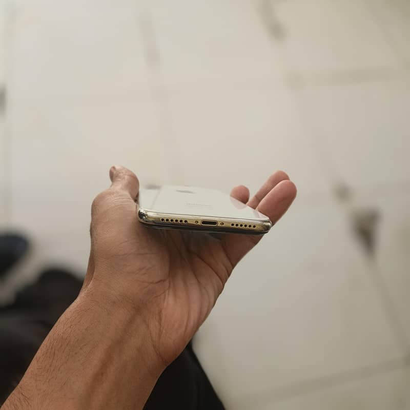 Apple iPhone X 6