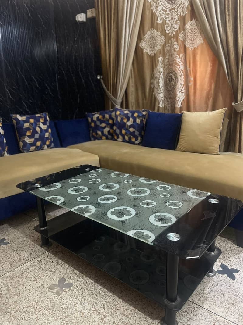 L shaped with table 1