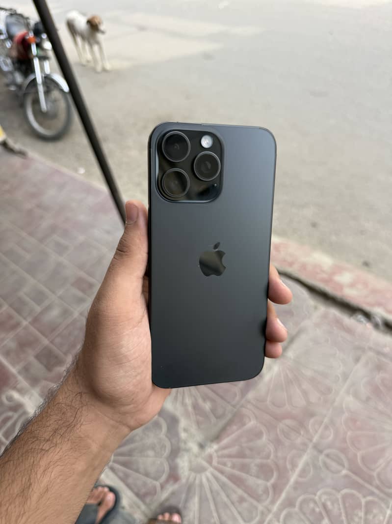 Apple iPhone 15 Pro Max 2