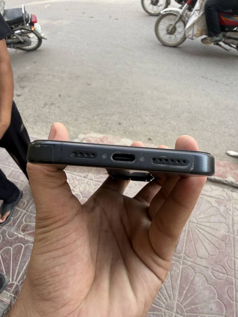 Apple iPhone 15 Pro Max 3