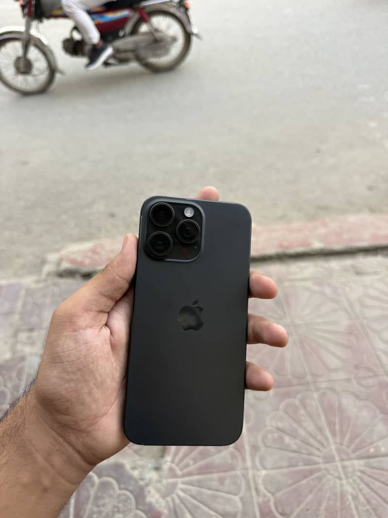 Apple iPhone 15 Pro Max 8