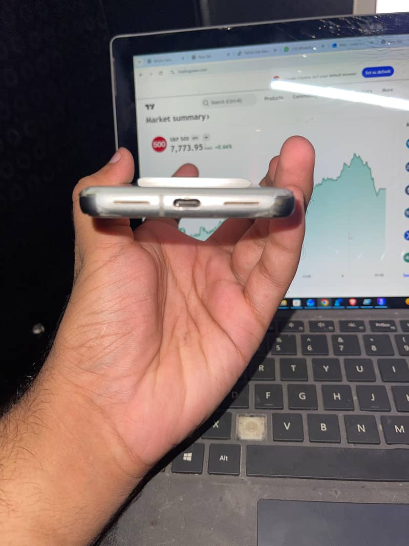 Google Pixel 8 5