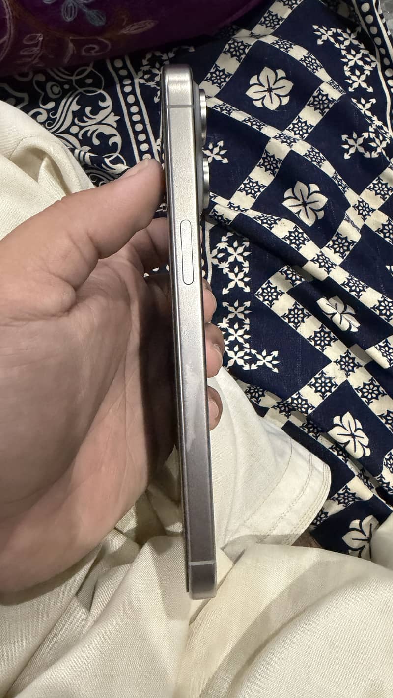 Apple iPhone 15 Pro Max 5