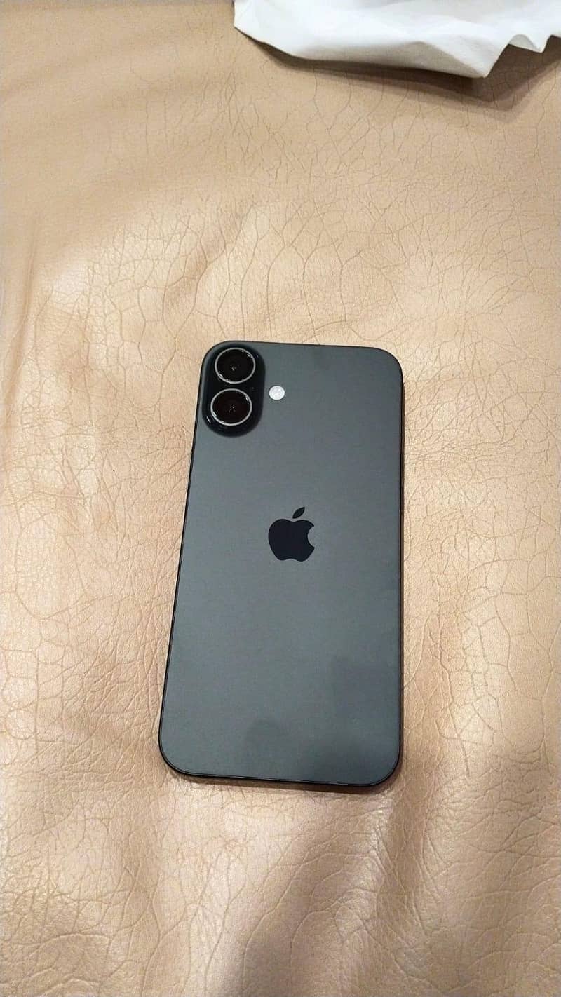 Apple iPhone 16 Plus 0